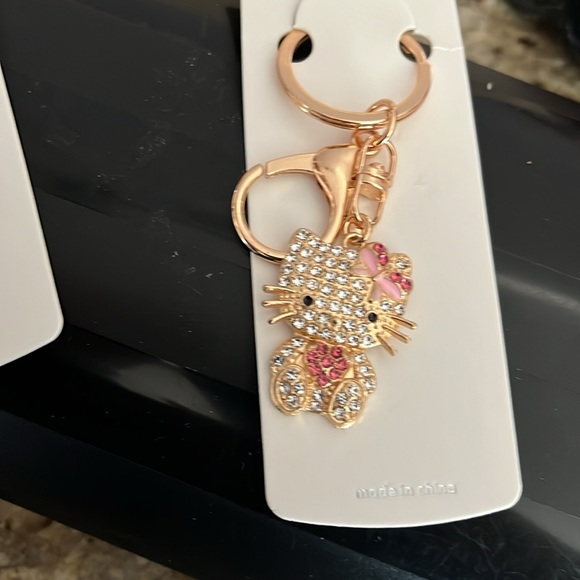 NIP- 3” Iconic Sparkling Hello Kitty Keychain with Lobster Clasp - Picture 10 of 10